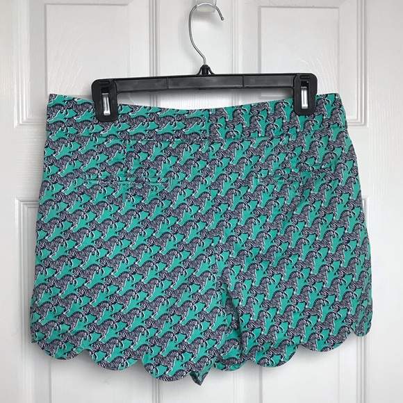 Crown & Ivy Zebra Scalloped edge Shorts. Size 4 - Picture 2 of 5